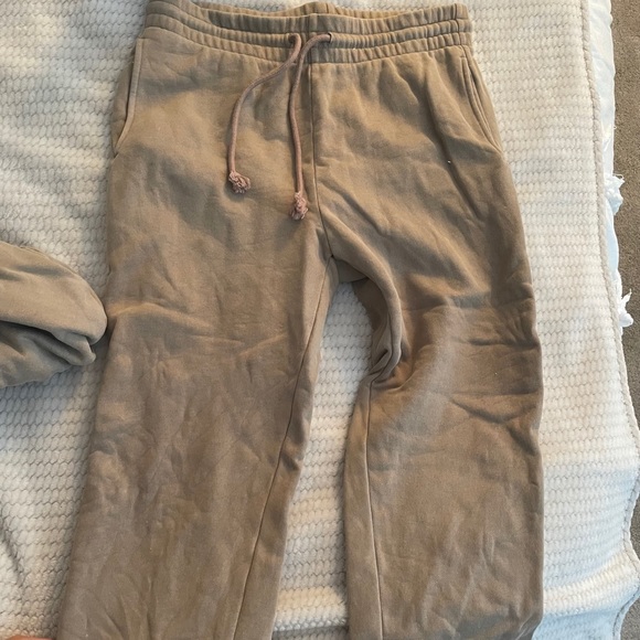 Aritzia Pants - Aritzia Tna sweatpants